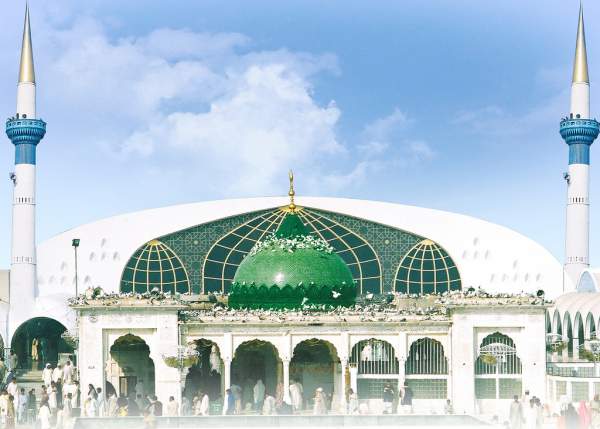 Special High Resolution Photo Of Darbar Hazrat Data Ganj Bakhsh Lahore - Front View.jpg